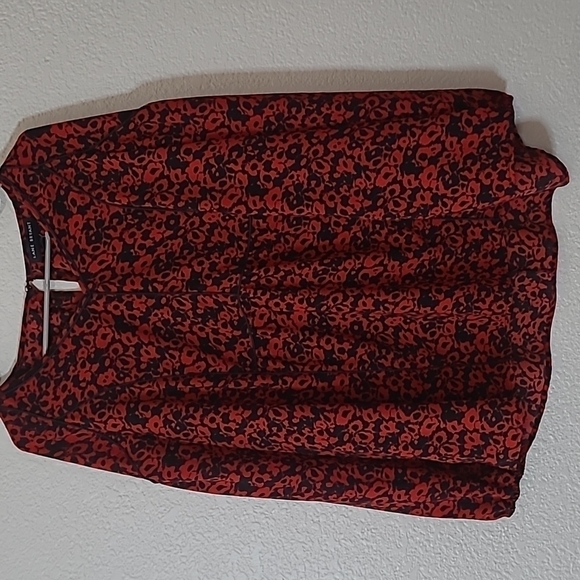 𝅺lane Bryant Red Black V Neck Blouse 14/16 - Picture 2 of 8